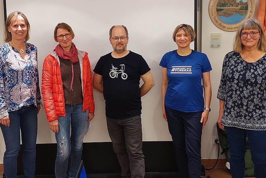 Vertreter:innen der neuen Ortsgruppe Seeshaupt und des ADFC-Landesverbandes Bayern Vertreter:innen der neuen Ortsgruppe Seeshaupt und des ADFC-Landesverbandes Bayern