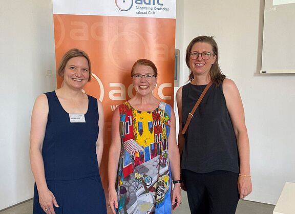 Bernadette Felsch, stellv. Vorsitzende ADC Bayern, Jill Warren, ECF, Eva Mahling, Vorsitzende ADFC Bayern, 