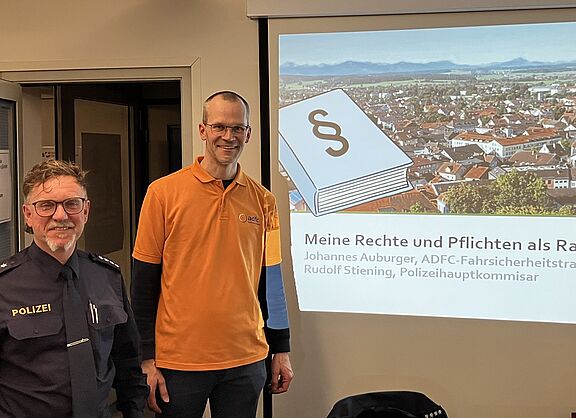 Polizist und ADFC Mitglied beim Vortrag