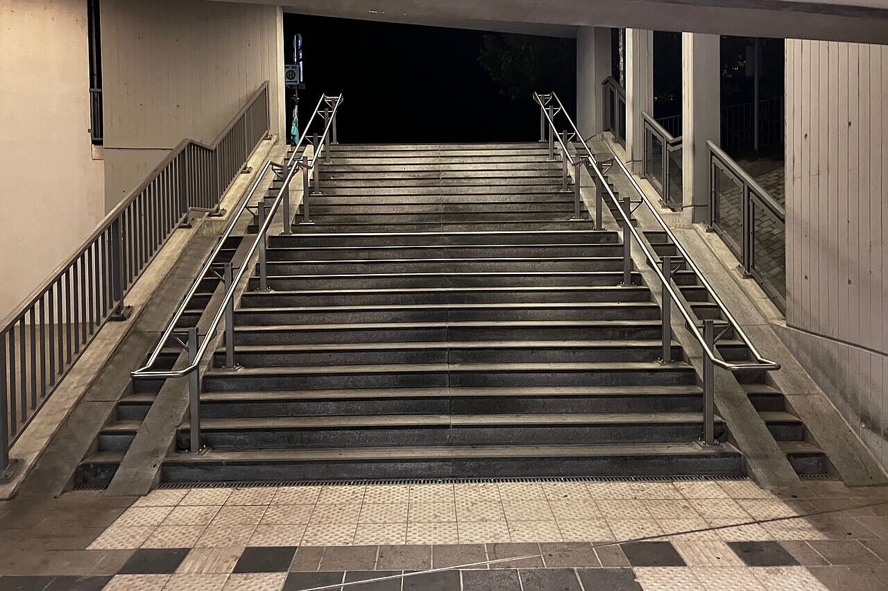 Treppe mit Schieberampe am HBF Ingolstadt Treppe mit Schieberampen