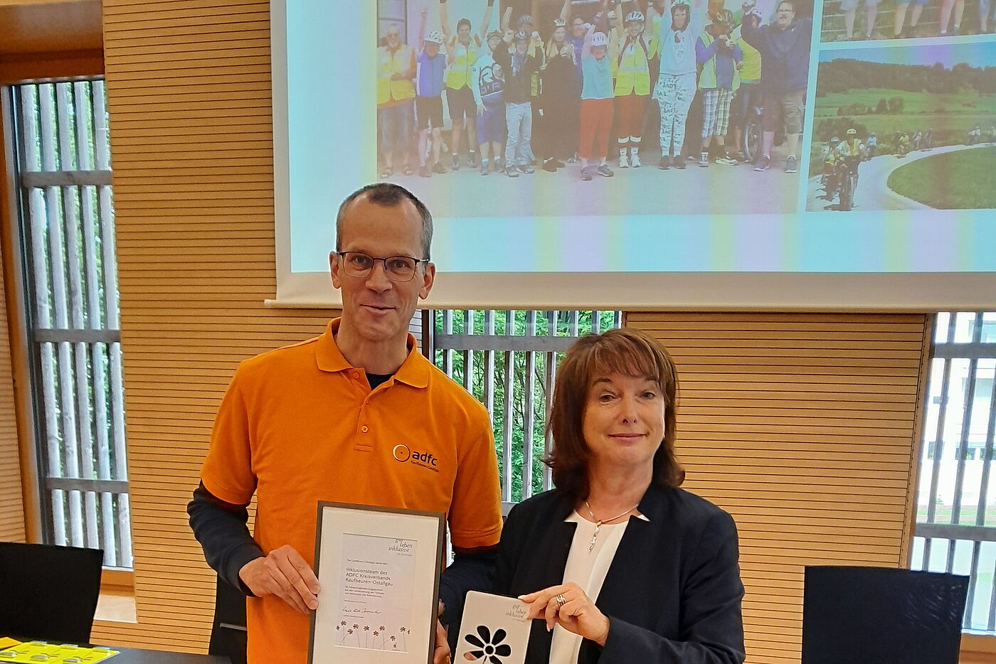 ADFC Mitglied und Frau bei Verleihung