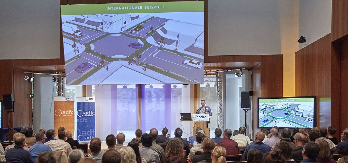 ADFC-Fachveranstaltung 2019: Sichere Kreuzungen für den Radverkehr.