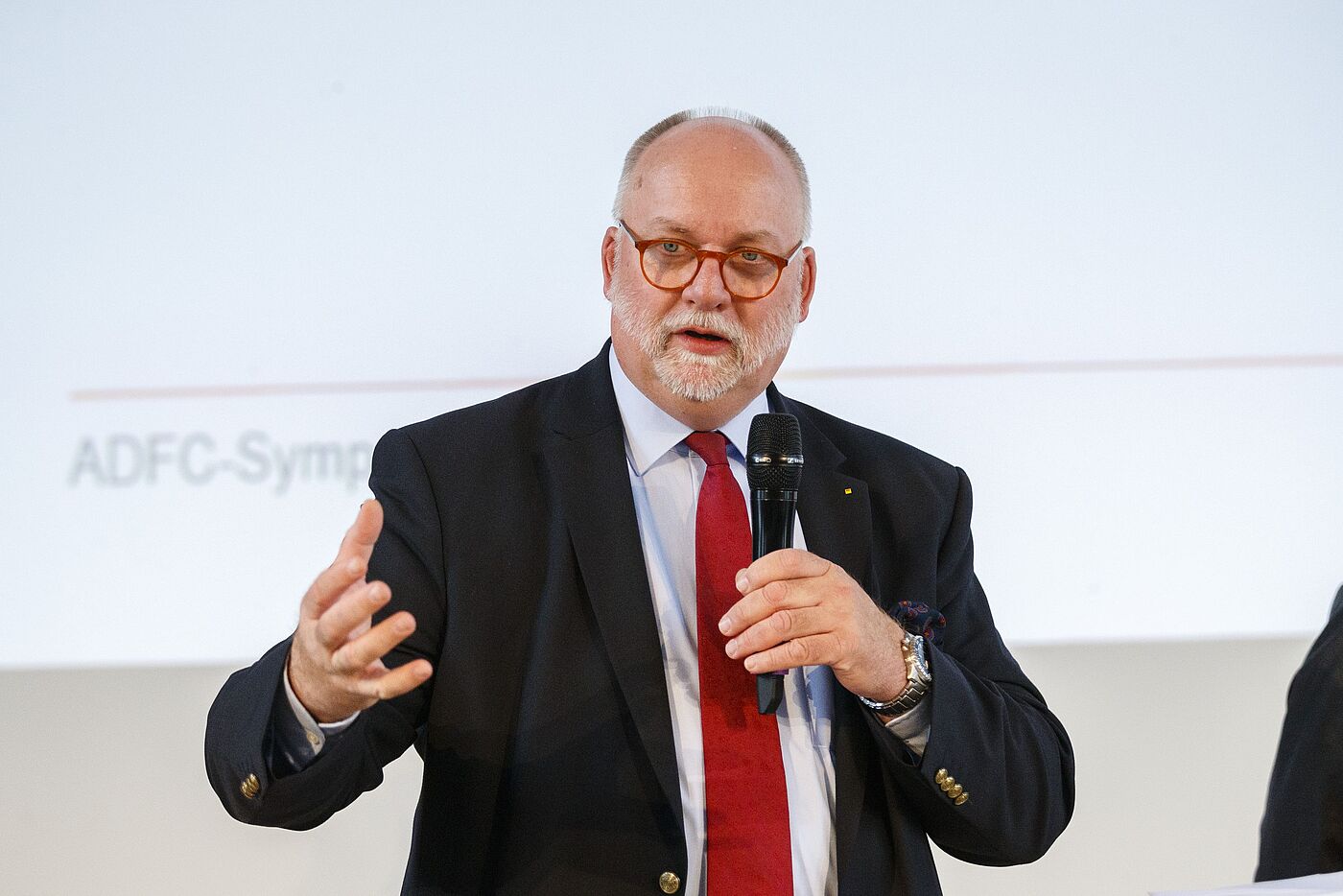 Gerhard Hillebrand, ADAC-Vizepräsident Verkehr, sagte auf dem ADFC-Symposium: "Die Zeit von 'Freie Fahrt für freie Bürger' ist vorbei.